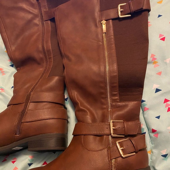 New size 9W torrid boot - Picture 2 of 3